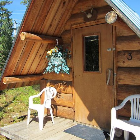 Blue River Cabins & Campgrounds Стая снимка