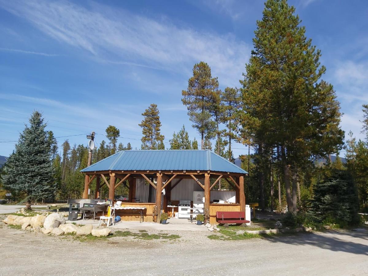 Blue River Cabins & Campgrounds Екстериор снимка