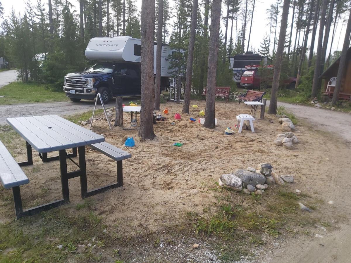 Blue River Cabins & Campgrounds Екстериор снимка