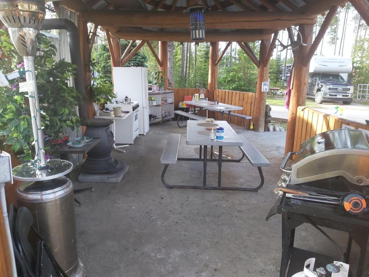 Blue River Cabins & Campgrounds Екстериор снимка