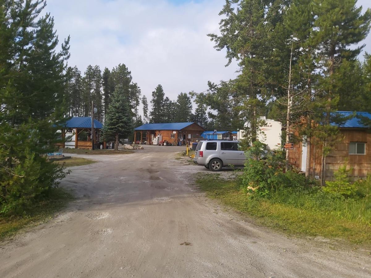 Blue River Cabins & Campgrounds Екстериор снимка