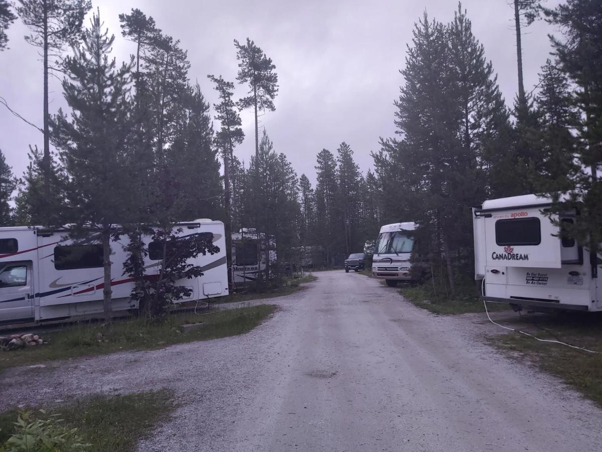 Blue River Cabins & Campgrounds Екстериор снимка