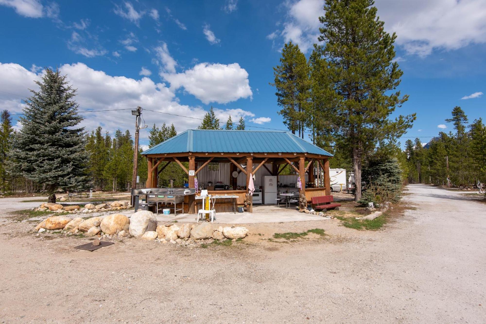 Blue River Cabins & Campgrounds Екстериор снимка