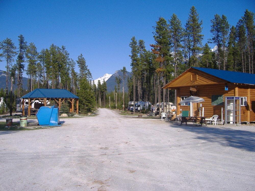 Blue River Cabins & Campgrounds Екстериор снимка